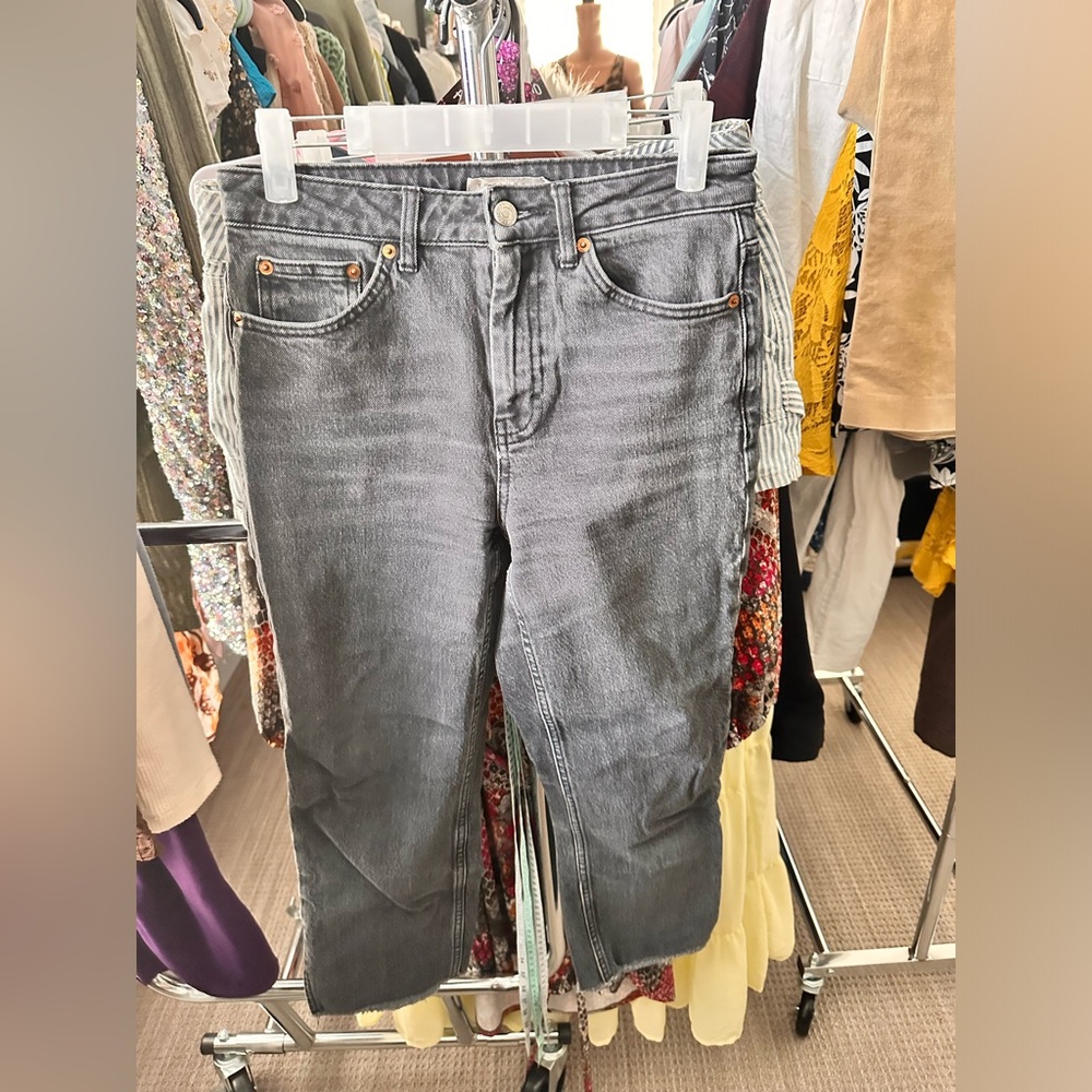 #278 Women's Top Shop High Rise Straight Leg Jeans in Faded Black Size 28W.